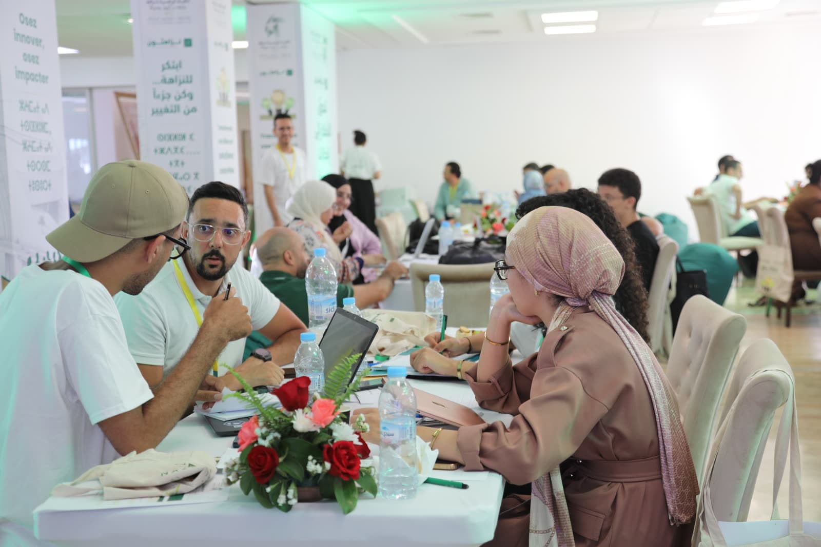 Séance de mentorat au NAZAHATHON